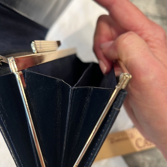Vintage Celine C wallet in navy the kiss-lock - Picture 10 of 11